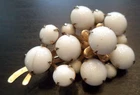 STUNNING VINTAGE ESTATE MCM HIGH END MILK GLASS FLOWER 2 3/8" BROOCH! G23577