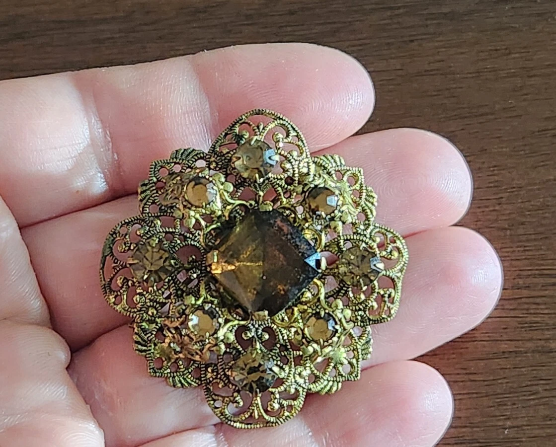 Old best sale brooch pins