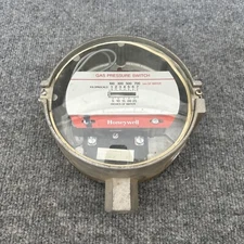Honeywell C437G1002 Gas Pressure Switch Used