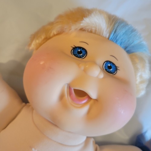 Cabbage Patch Kid Doll 1978 Signed - Picture 2 of 6