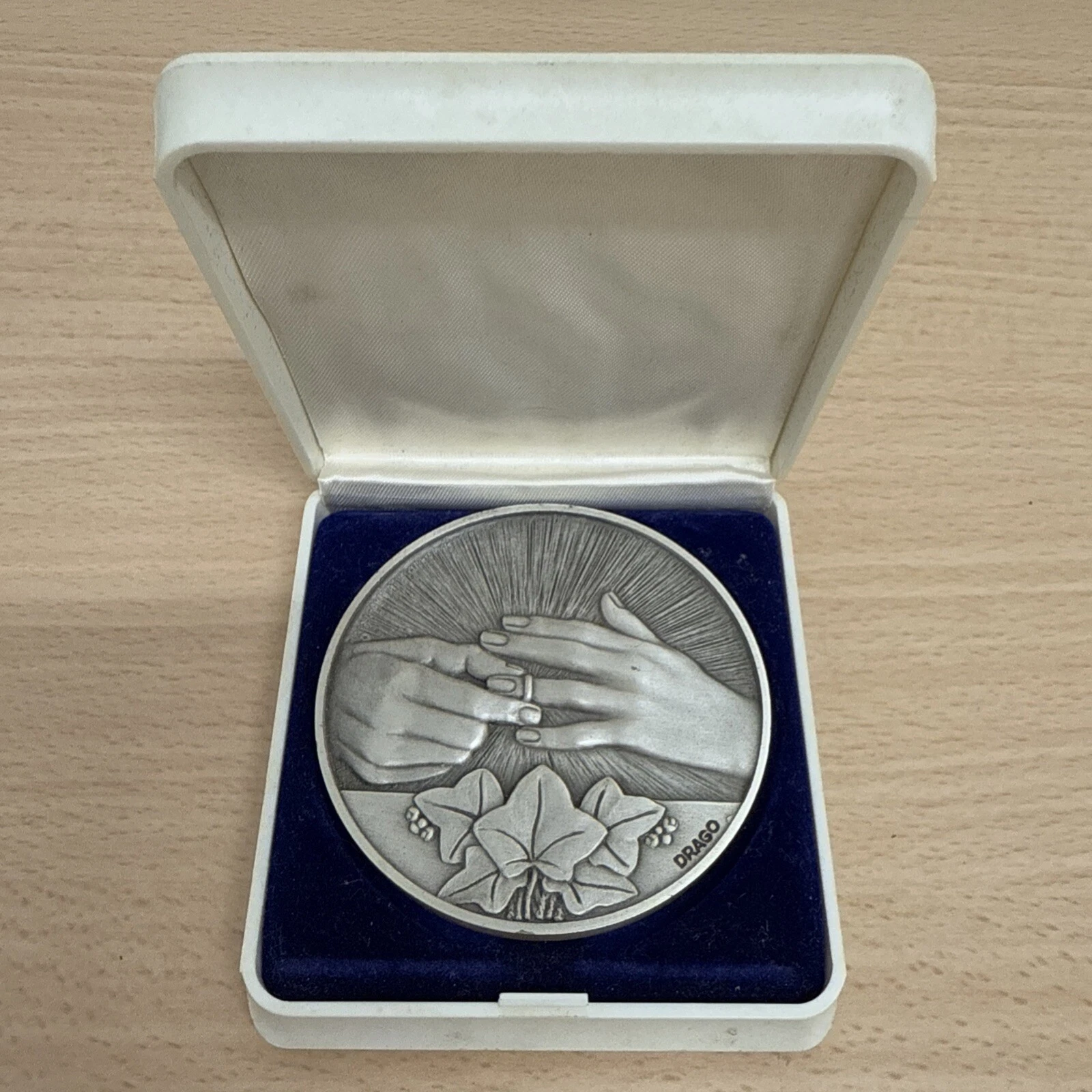 Médaille Le Maire et le conseil municipal avec leurs meilleurs vœux de bonheur