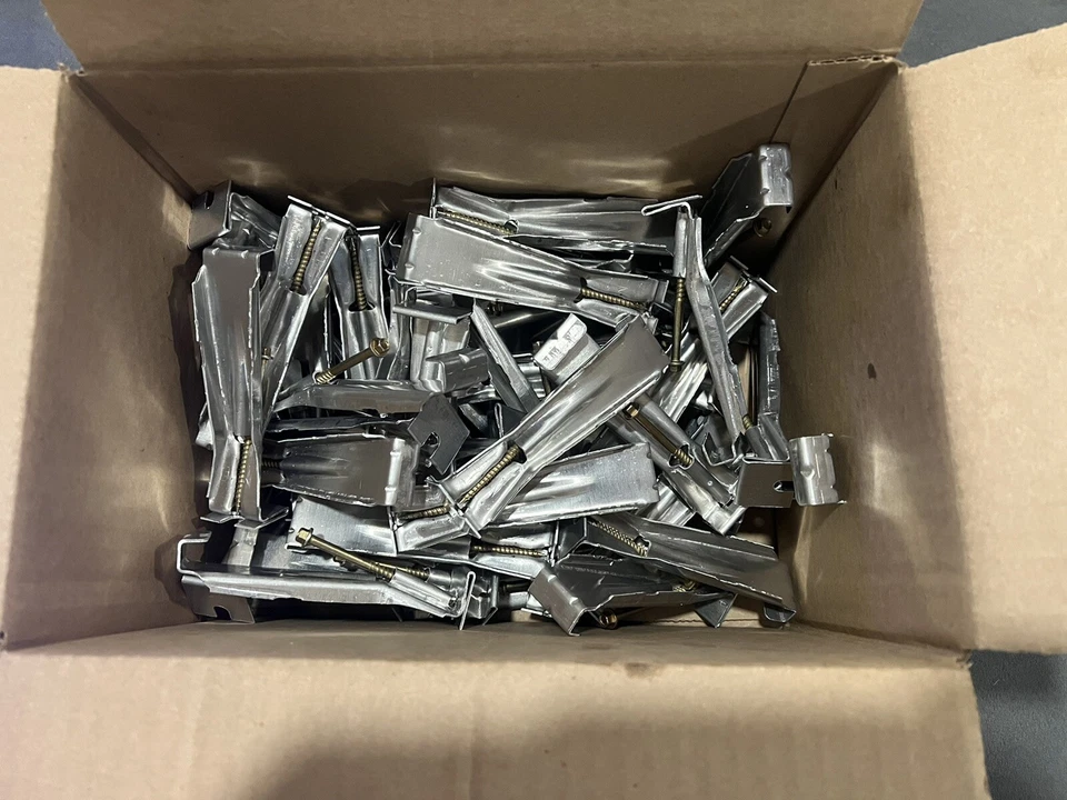 "50 piezas 5"" pulgadas tornillo rápido aluminio canalón oculto gancho soporte K-5" Foto 3 de 4