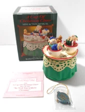 Enesco A CUP OF CHRISTMAS CHEER Mini Action Musical Figure Mice in Teacups Spin