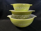 Vintage PYREX Spring Blossom Crazy Daisy Set Of 3 Cinderella Mixing Bowls 440's