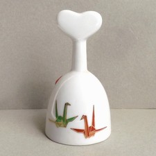 Ancienne cloche à dîner en porcelaine Arita Ware avec grue en origami motif par Kisen