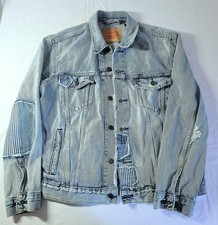 Vintage Levi  s Trucker Jacket Men's Size Large with Blue Denim Patches Button