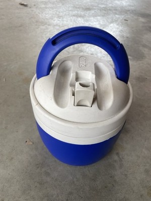Igloo Elite 1/2 Gallon Water Jug Insulated Cooler Thermos Royal Blue/White