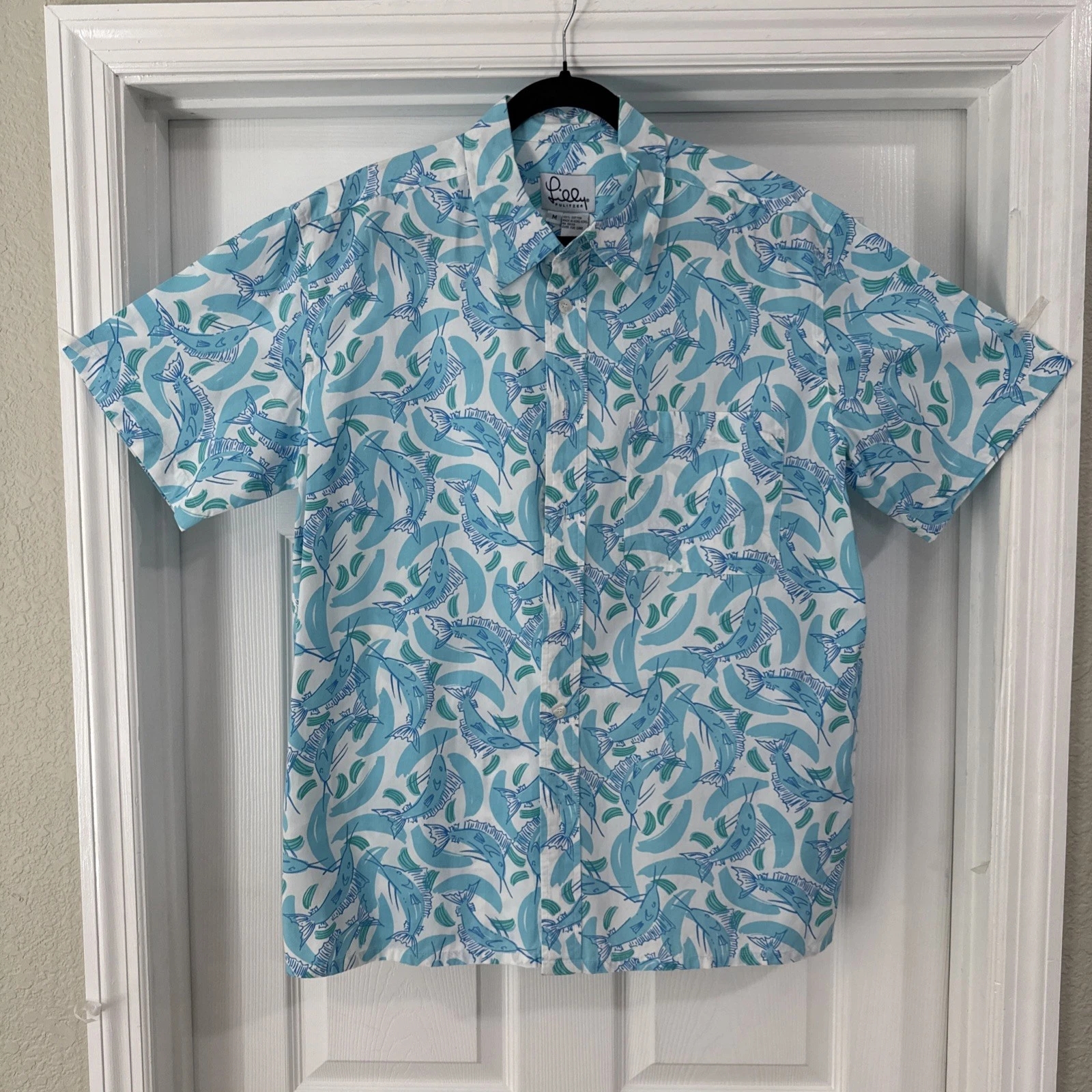 Lilly Pulitzer Cotton Button Up Shirt Mens Medium Blue Fish Print Short Sleeve