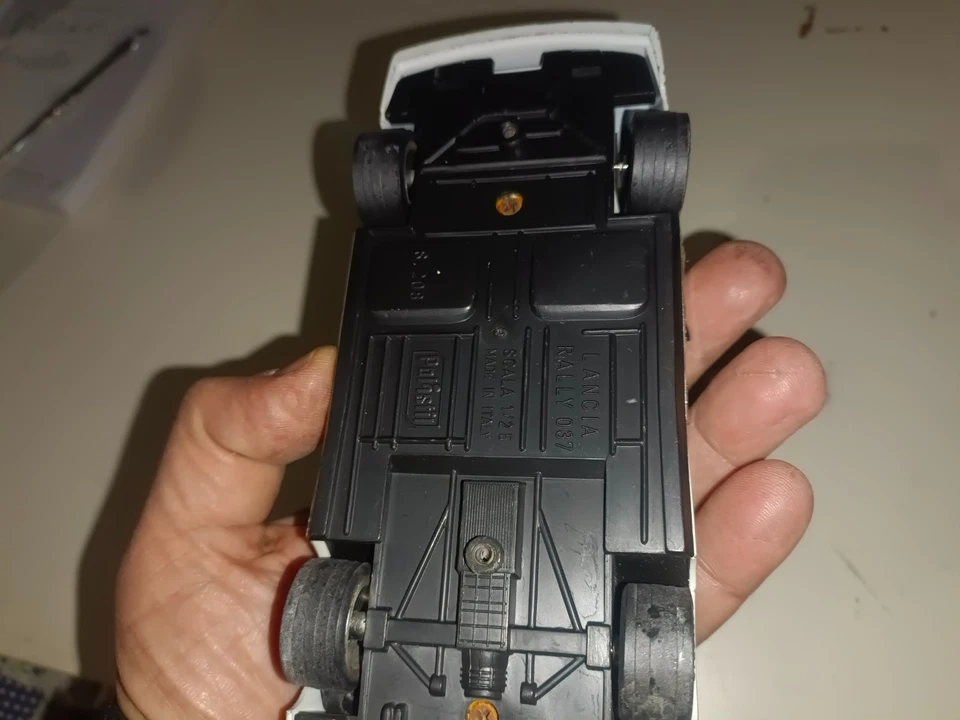 LANCIA RALLY 037 POLISTIL MARTINI RACING SCALA 1:25 - Immagine 4 di 4