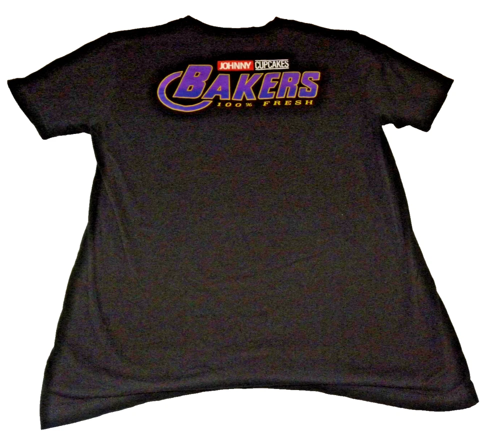 Camiseta Johnny Cupcakes “Bakers 100% Fresca” Lakers Parodia – Rara Streetwear Grial M Foto 4 de 4