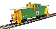 Walthers HO Scale ~ Extended Wide-Vision Caboose ~ Northern Pacific #10401
