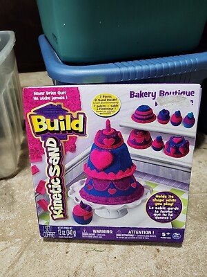 New Kinetic SAND Build Bakery Boutique Kit With 7 Pieces. Create, Decorate, Disp