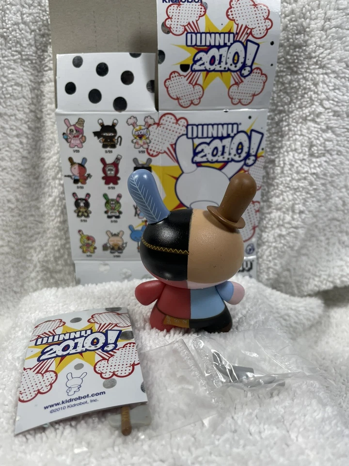 Kidrobot 3" Serie 2010 - MICHELLE VALIGURA "VAQUERO E INDIO" - Figura Vinilo Foto 2 de 2