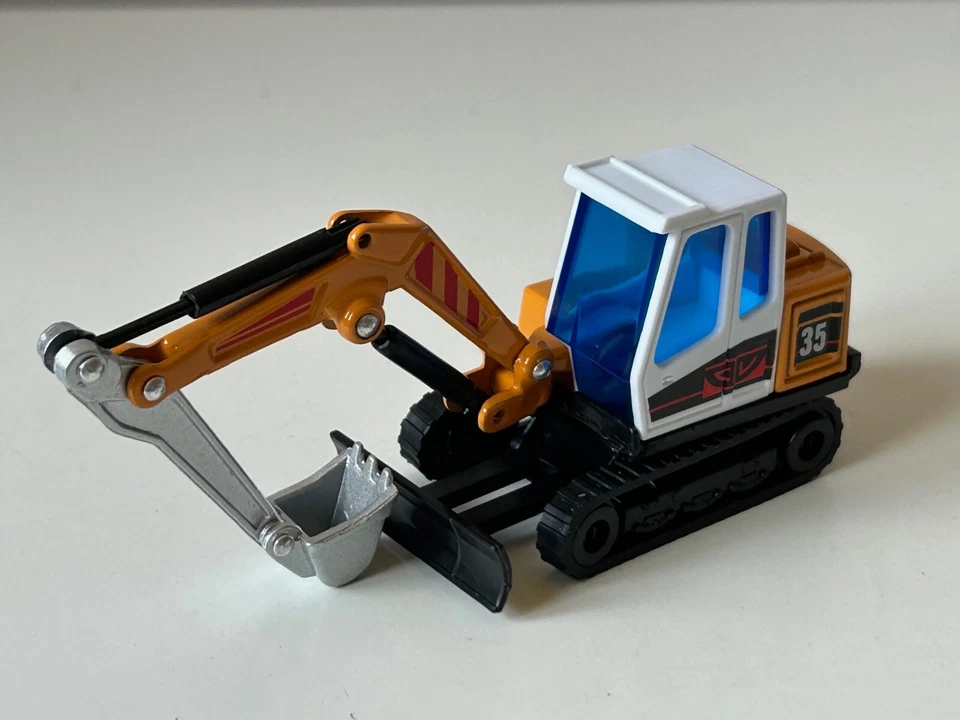 Excavator Track Vehicle Model Diecast Welly Urban Spirit Moving Parts - Image 3 of 4