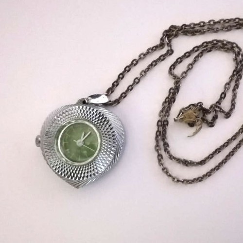 Orologio collana donna CITRON carica manuale forma a cuore con sfondo verde  | eBay