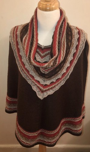 Women's Alpaca Wool Handknit Embroidered Poncho One Size - Picture 3 of 12