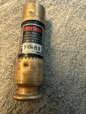 Lot of 8 Fusetron FRN-R 5 Dual Element Time Delay Fuses