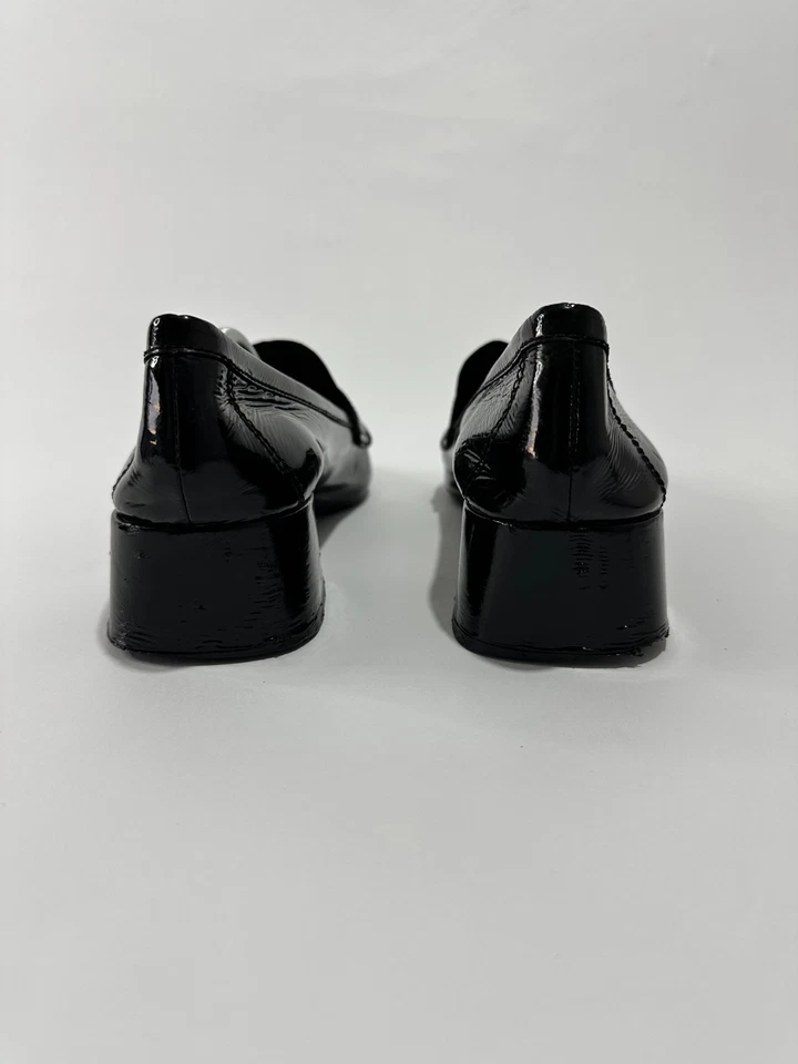 Zapatos mocasines Prada Vernice metal triángulo logotipo 45 mm negros talla 39 EU Foto 3 de 4