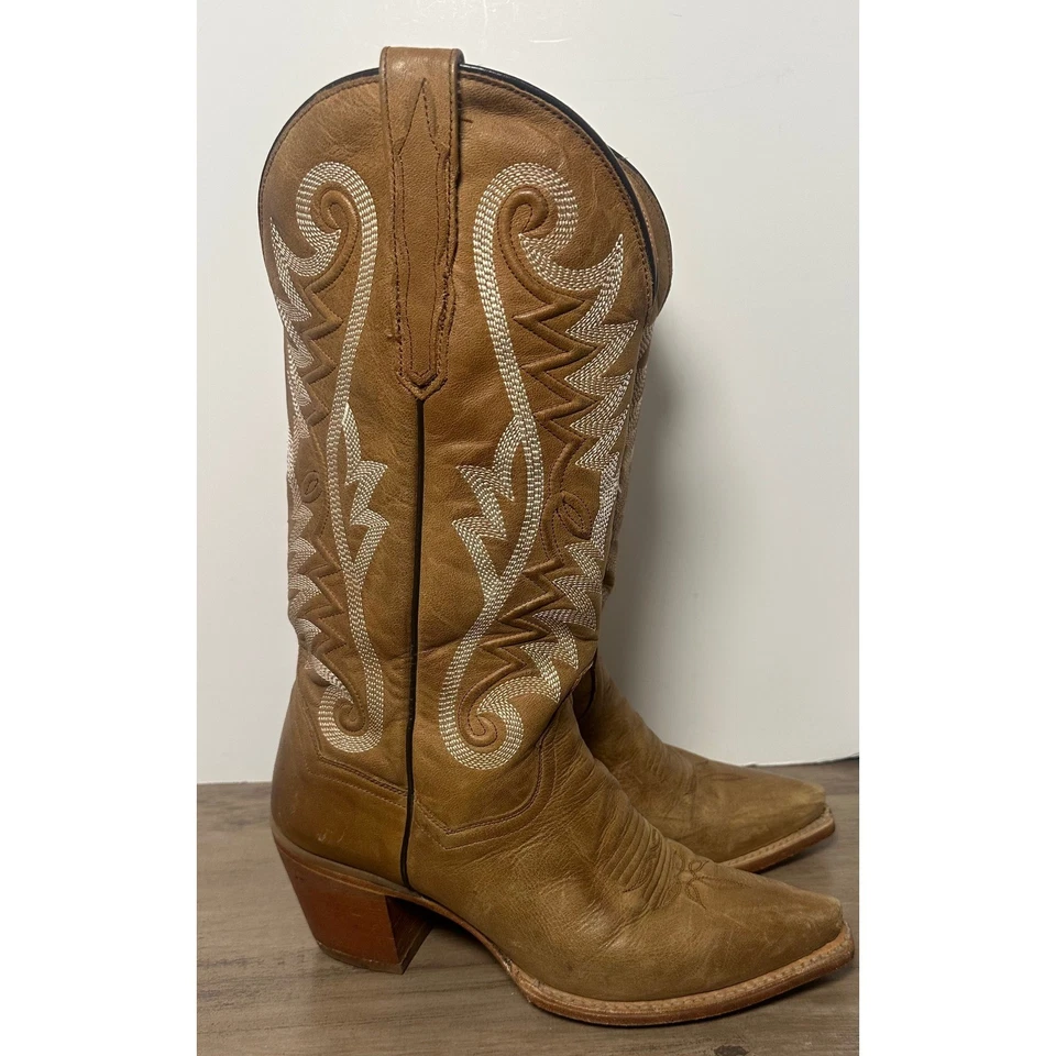 Botas vaqueras occidentales Dan Post para mujer de cuero tostado con costuras blancas talla 8M Foto 4 de 4