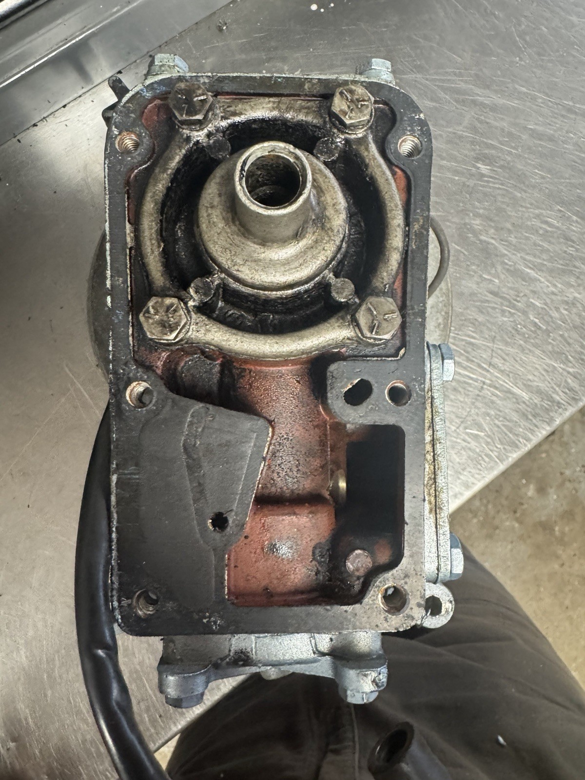 Johnson Evinrude Powerhead Crankcase 383011 1.2 HP 2 HP outboard 1 Cylinder