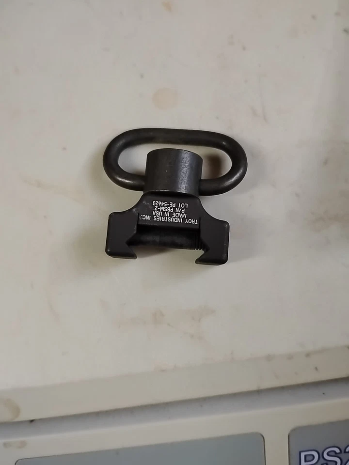 Montaje en riel giratorio con botón pulsador Troy Industries QD 360 Foto 2 de 4