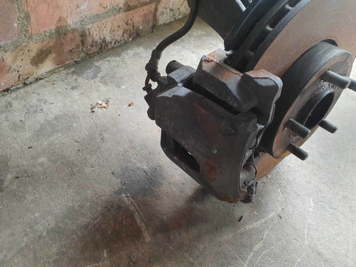 FORD FOCUS C-MAX LEFT PASSENGER FRONT SUSPENSION STRUT & HUB 1.0 