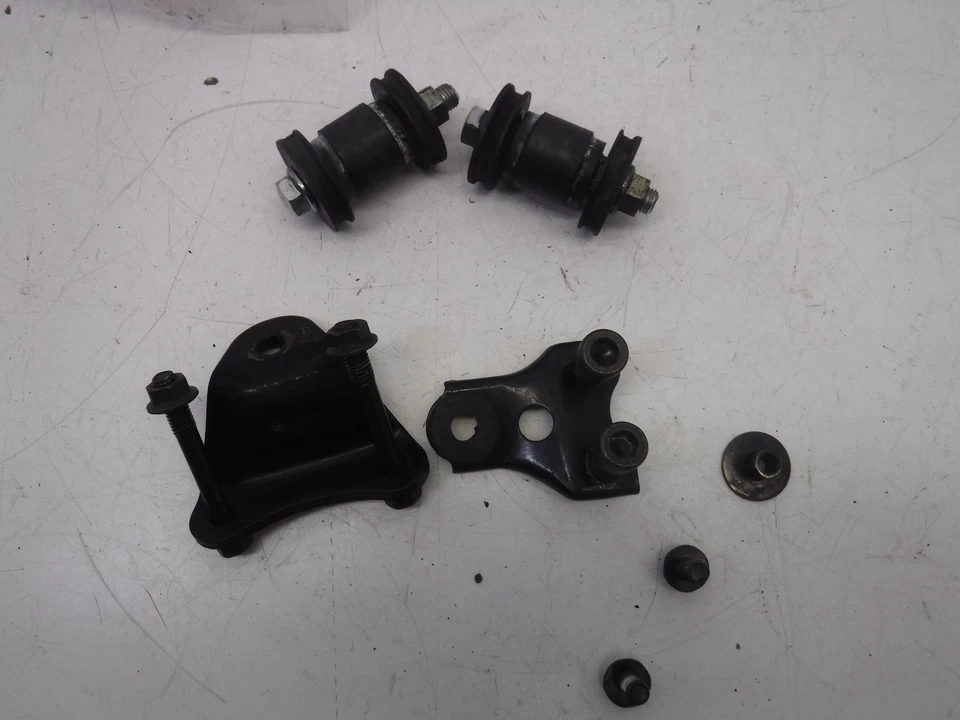 Honda V65 Magna 1983 OEM pernos de montaje de motor hardware tornillos de motor Foto 4 de 4