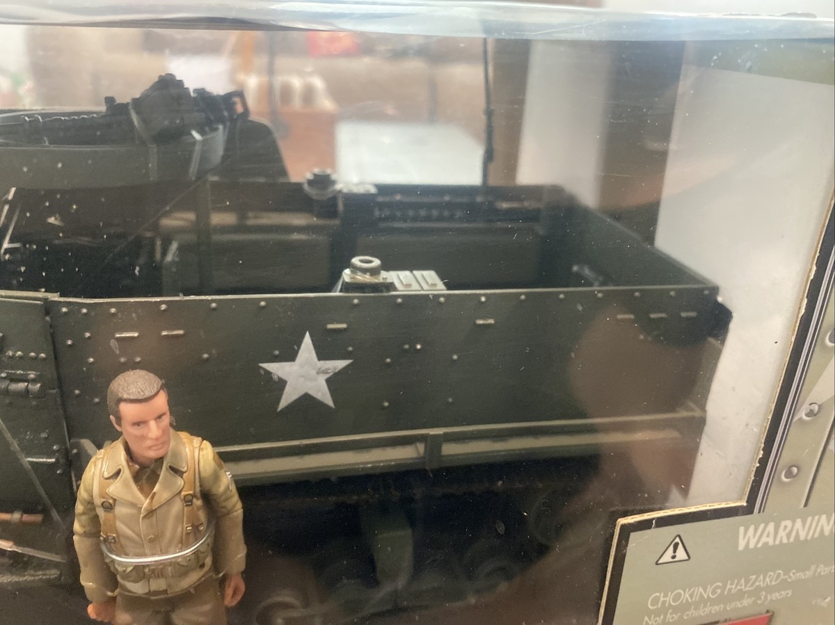 【戦車フィギュア】MILITARY FORCE DIE CAST1/32M4A3 The Ultimate Soldier XD Xtreme Detail WWII M3a3 Halftrack 1