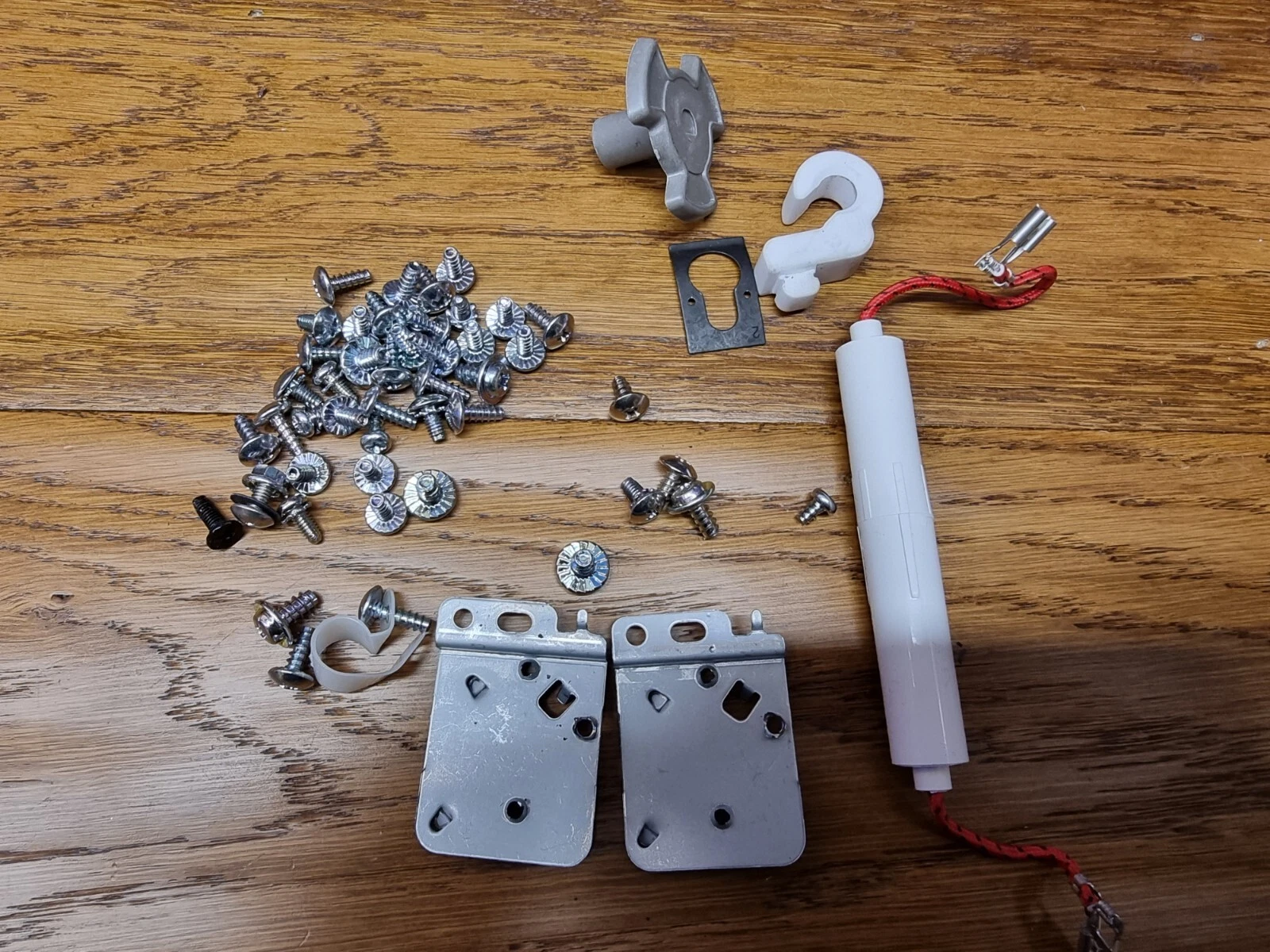 Samsung MC28A5125AK/EU 28L Combination Microwave - Replacement Screws Etc