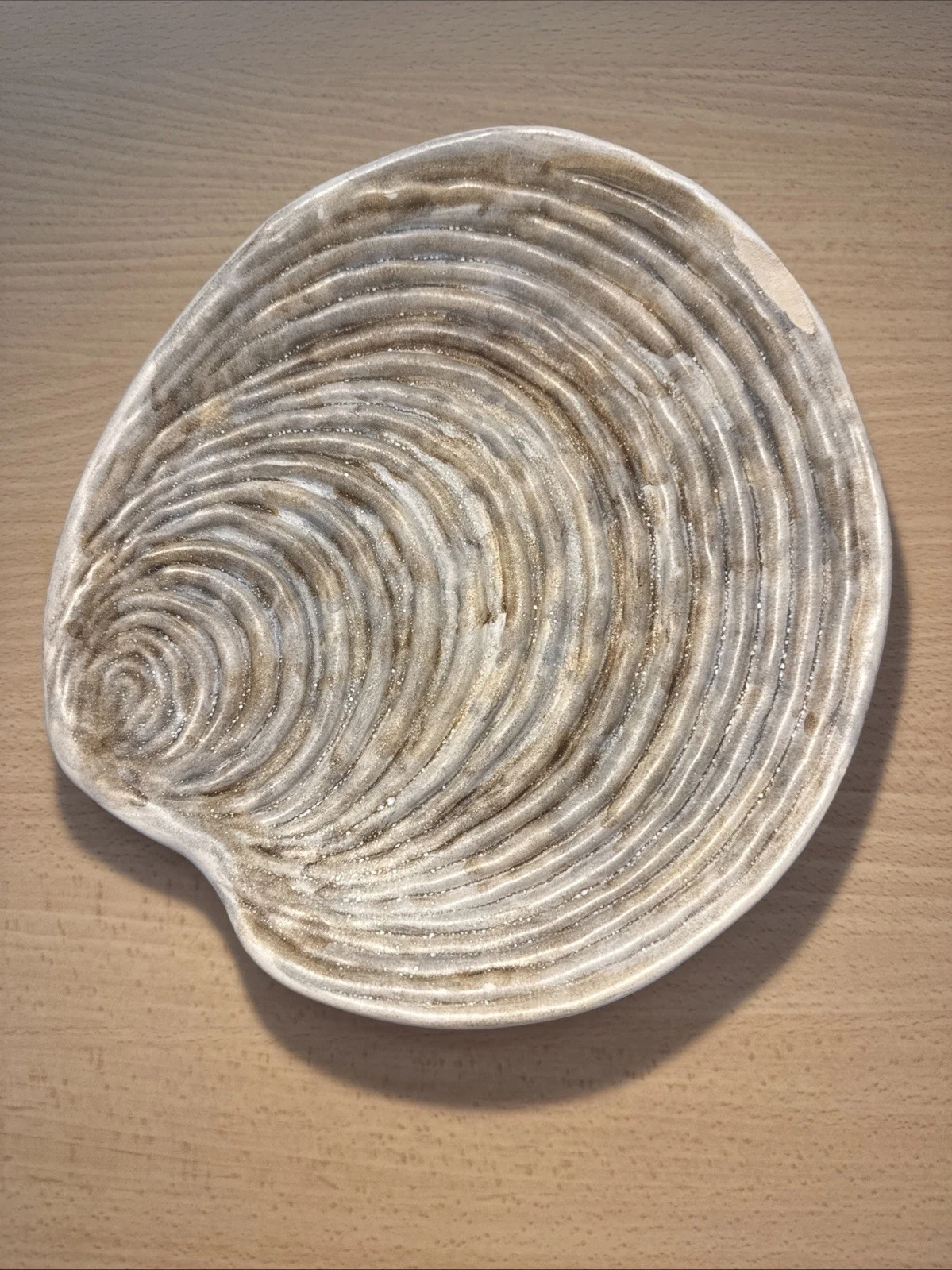 Assiette Coquille Guillot Avec Un Éclat