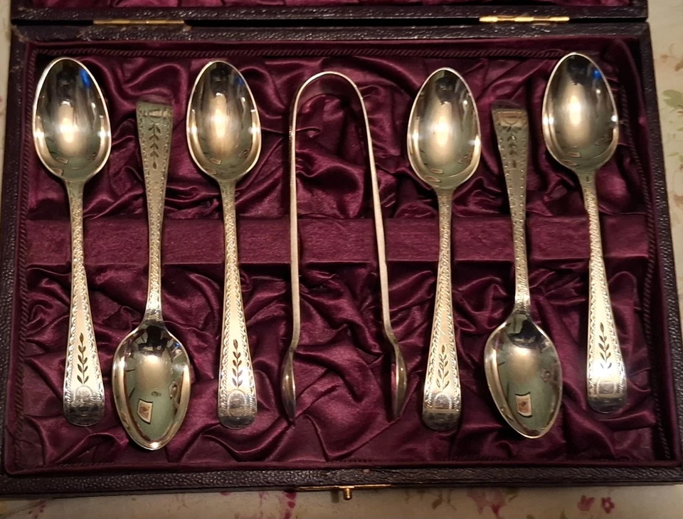 Silver set of 6 tea spoons & Sugar tongs in Hinged Box. 1929 - Image 2 of 4