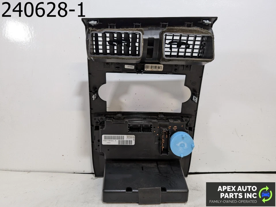 OEM 2006 Dodge Charger 3.5L NAVIGATION Radio Trim Bezel With Climate Control Foto 4 de 4