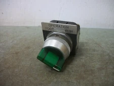 ALLEN-BRADLEY 2-POS MAIN GREEN ILLUMINATED SELECTOR SWITCH 800T-16HG17KB6AA 120V