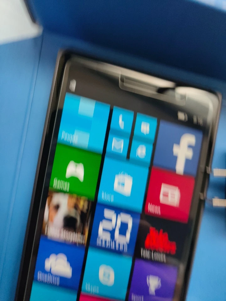 GOOD  Nokia Lumia 830 - 16 GB - Black (Unlocked) 4G Microsoft Windows phone - Image 3 of 4