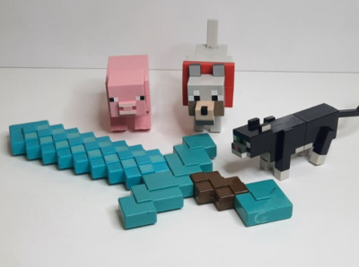 Minecraft 3 figures and Minecraft Diamond Sword