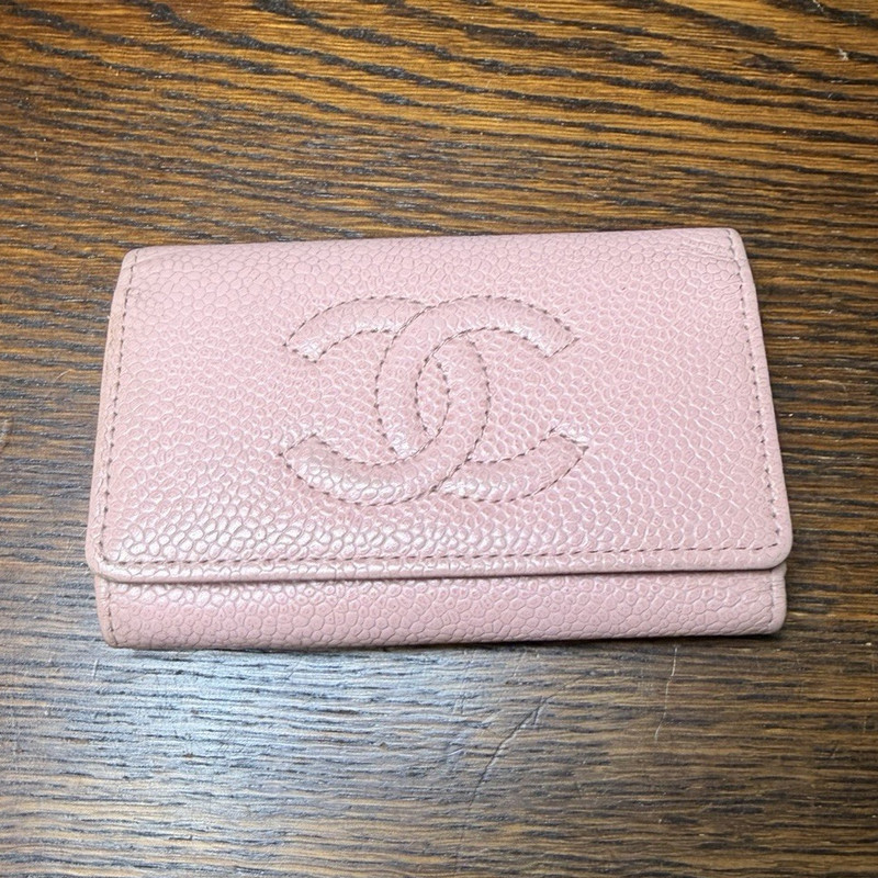 AUTHENTIC Chanel Pink Caviar Leather 6-Key with card holders