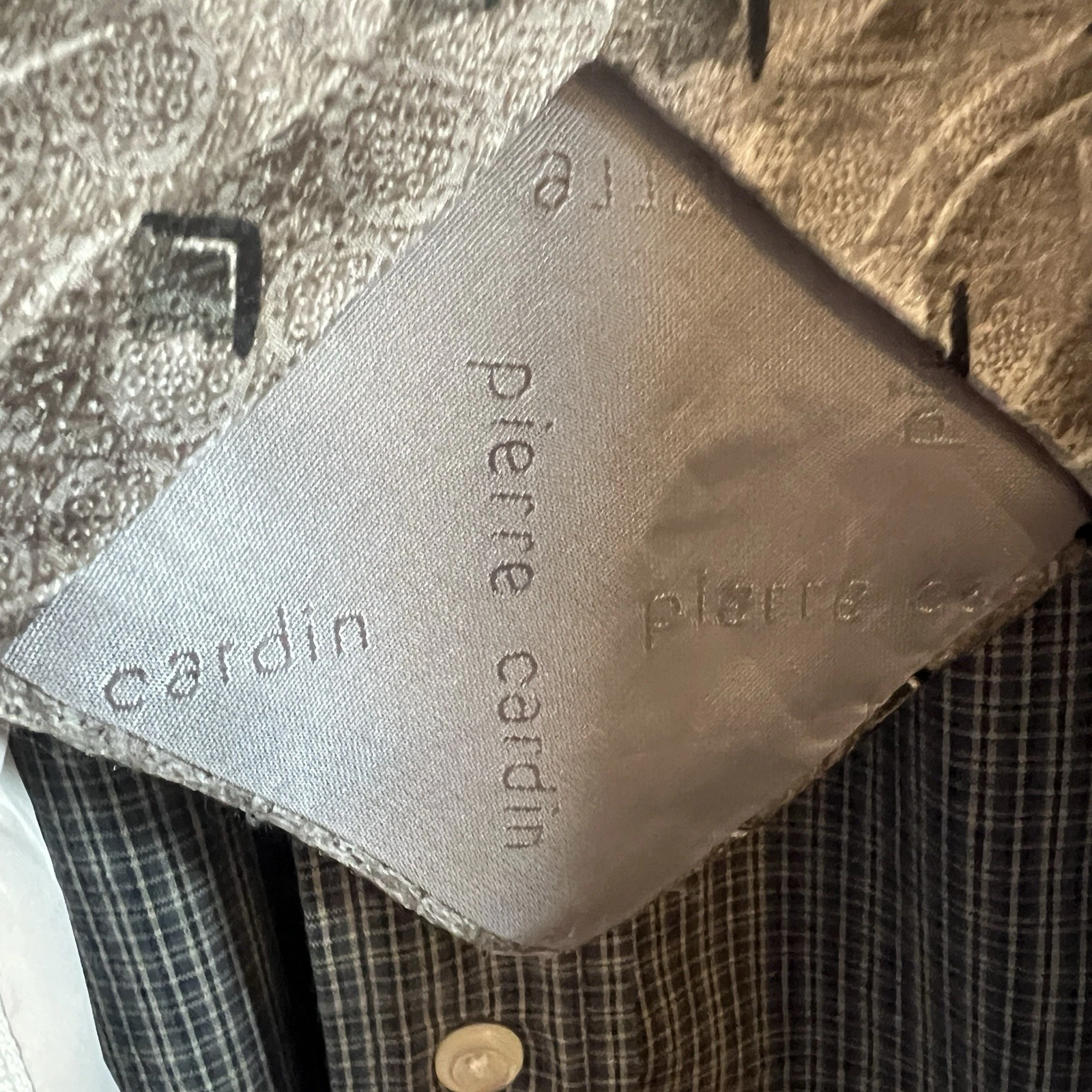 Ordinary Is Played Out! Check Out This Four Piece Casual/Classic Ensemble - product detail image 3
