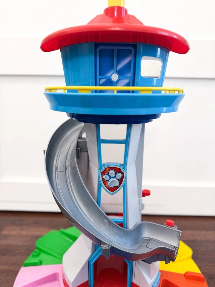 Torre de vigilancia Paw Patrol My Size 18 cachorros y 7 vehículos sonidos y luces giratorias Foto 4 de 4
