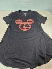 Walt Disney Mickey And Minnie Mouse T Shirt Size Medium with splits on sides