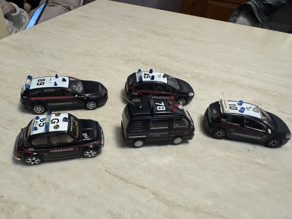 Lotto modellini carabinieri Burago De Agostini Welly Carabonieri 1:43 collezione - Immagine 4 di 4