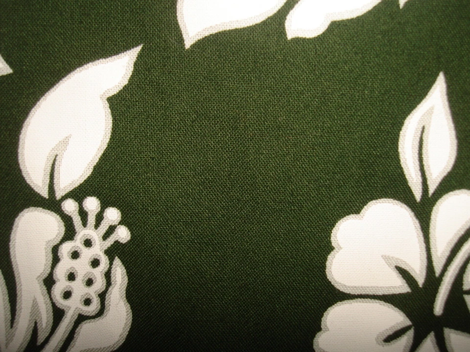 Made In Hawaii Brand Vtg. Green/White Cotton Floral Print S/S Hawaiian Shirt 2XL - Image 2 of 4