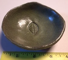 C J Collection Olive Green Burlap Textured about 4 inches dia Serving Bowl