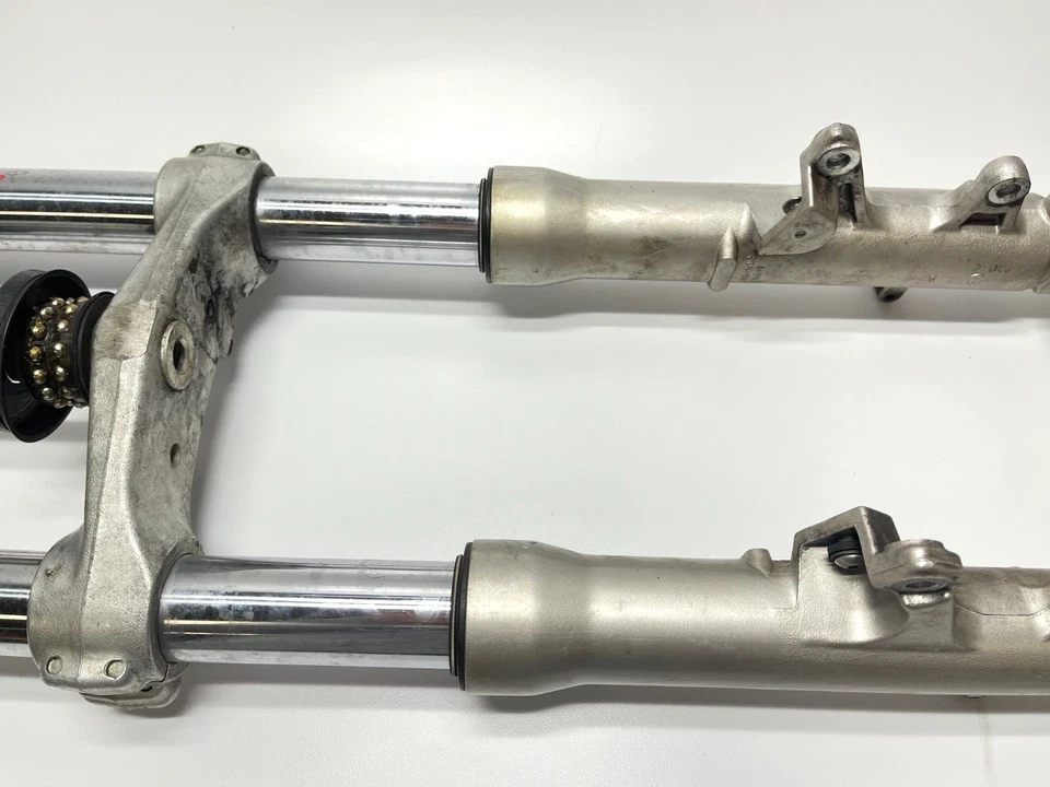 Amortiguador de rueda de tubo de amortiguador de horquilla delantera 1997-2000 Suzuki GSXR600 SRAD GSXR 600 Foto 3 de 4