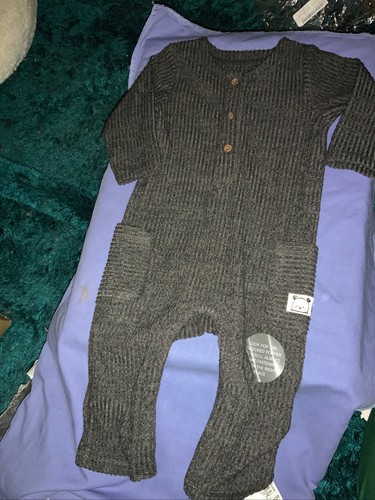 MARKS & SPENCER BABY BOYS CARBON GREY ALL IN ONE OUTFIT BABYGROW 6-9 MONTHS NEW - Picture 1 of 10