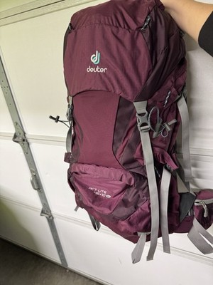 Deuter ACT Lite 45+10 SL Maroon Hiking Backpack Mulitple Compartments