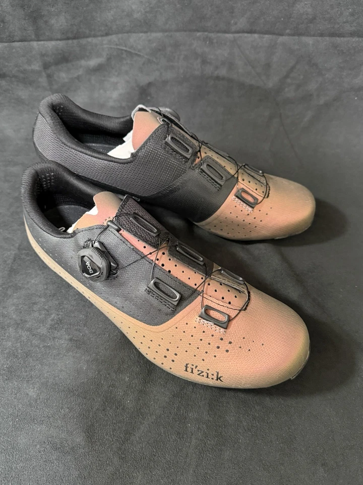 Fizik Tempo Overcurve R4 iridescente EU42 (F37) - Imagem 2 de 4