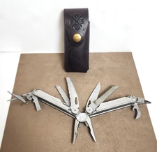 LEATHERMAN WAVE MULTI TOOL  WITH LEATHER SHEATH RETIRED