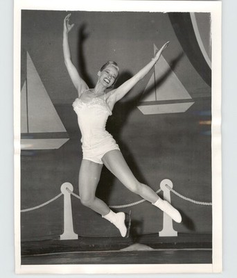 Peggy Wallace Skating Champion at Roxy Theater New York 1953 Press Photo