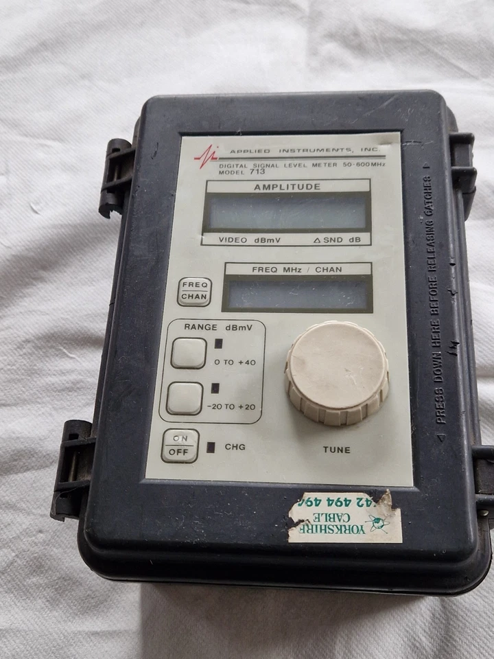 Applied Instruments 713 DIGITAL DIGITAL SIGNAL LEVEL METER 50-600MHZ - Image 2 of 4