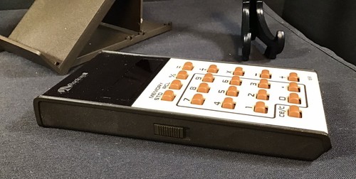 Calcolatrice elettronica Rockwell vintage 1975 modello 18R in scatola supporto manuale custodia - Foto 7 di 11